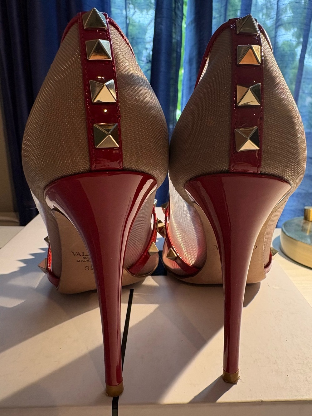 Valentino Garavani Rockstud Red Pointed-Toe Stiletto Pumps - Designer Style - Picture 6 of 9